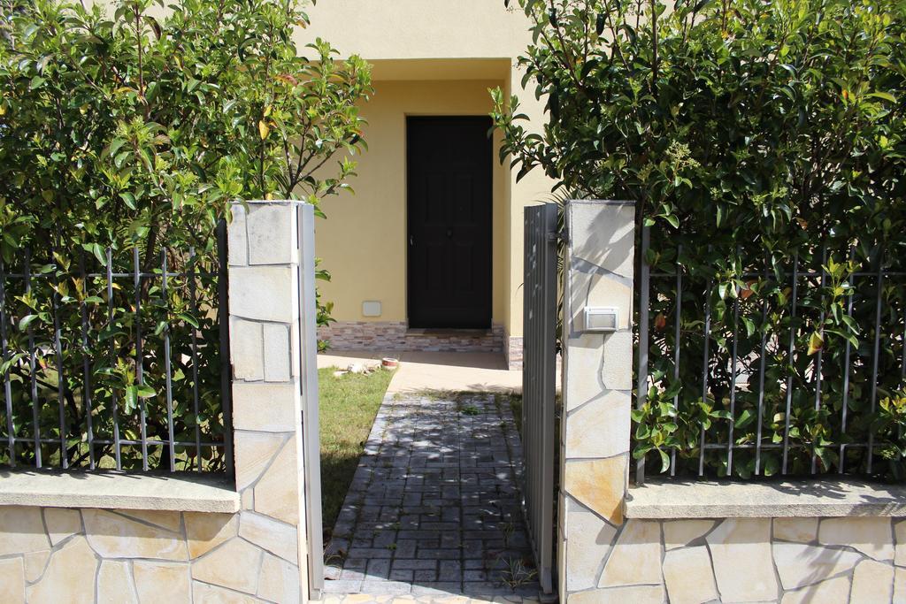 Casa Vacanze Roccella Beach Campofelice Di Roccella Exterior foto